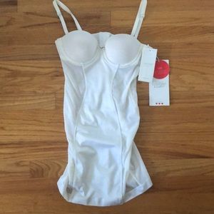 VS Power Figure Cupped Shaping Slip NWT!